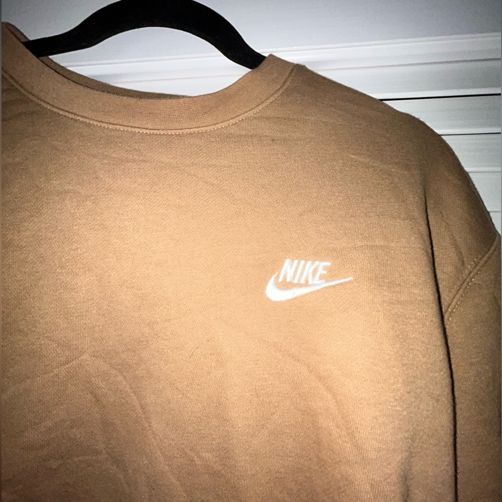 NIKE CREWNECK // worn once - great condition // size Small